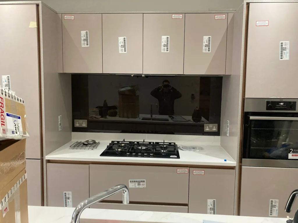 Glass splashbacks Fetcham